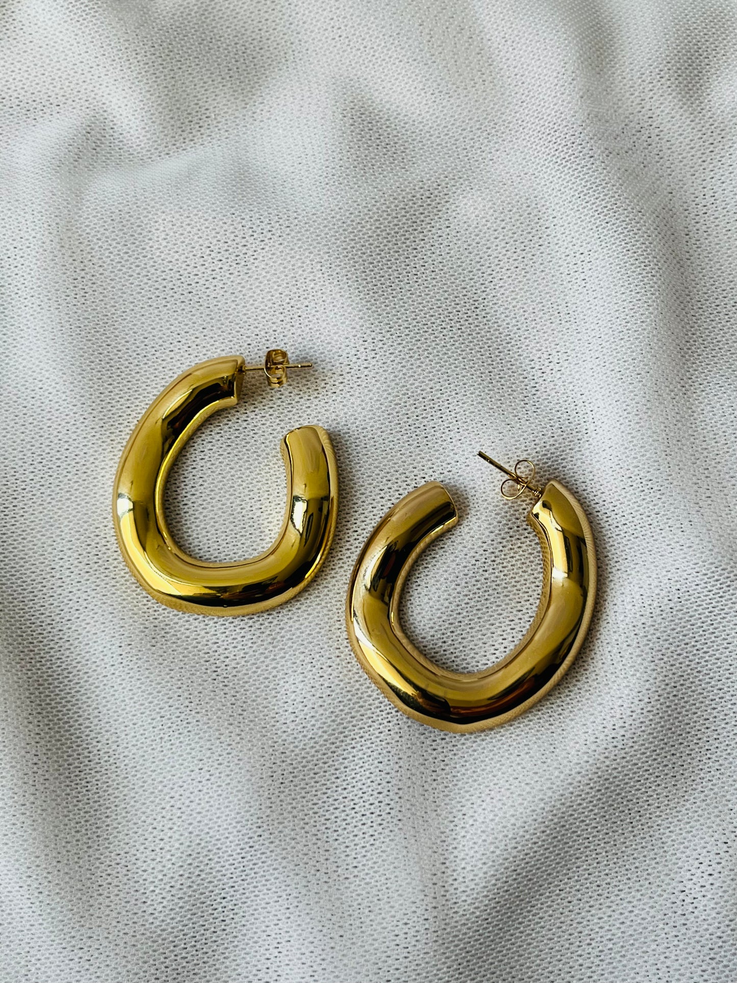 ARETES OVAL